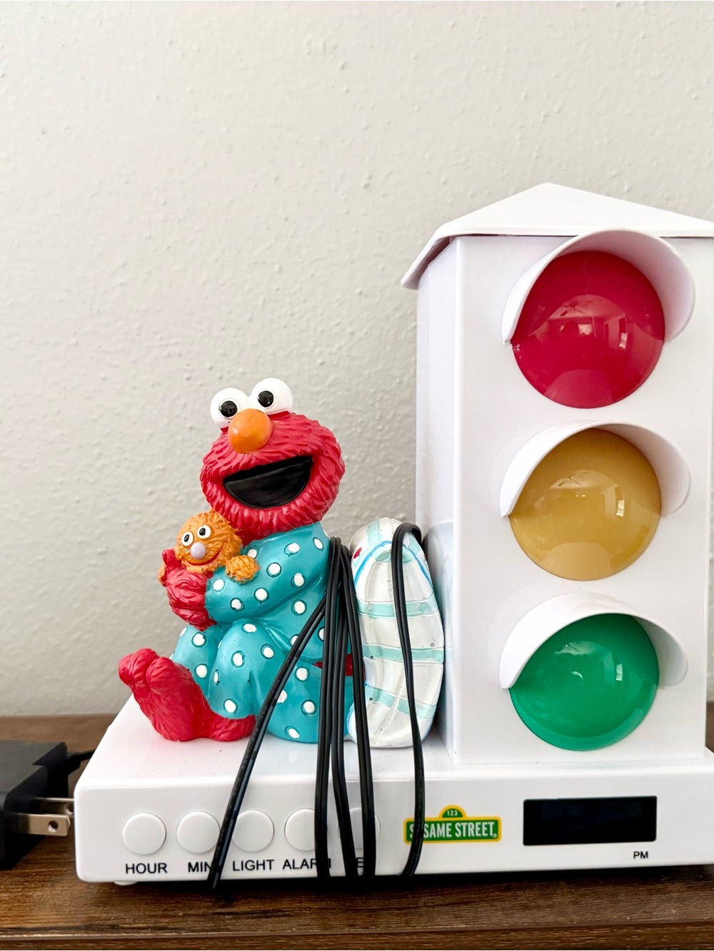 Sesame Street Elmo Figurine Night Light alarm clock WORKS